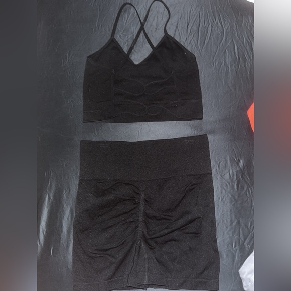 Two piece workout set - Picture 2 of 4